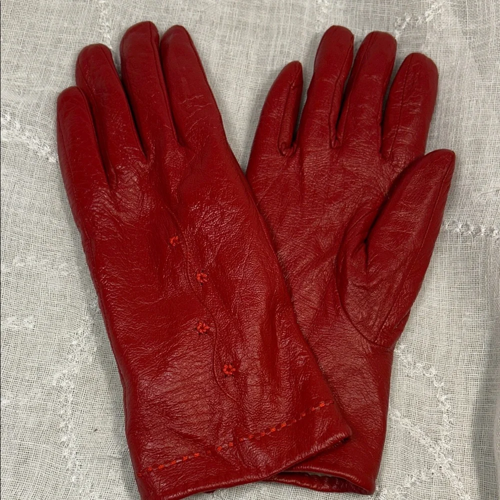 Leather gloves with lining